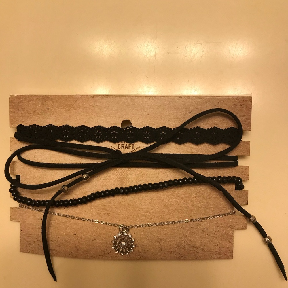 True Craft choker set. 4 pcs. NWT. Black/silver.
